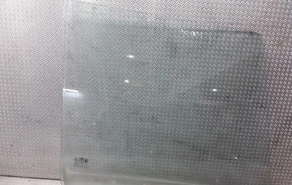 Hyundai Galloper Front door window glass four-door