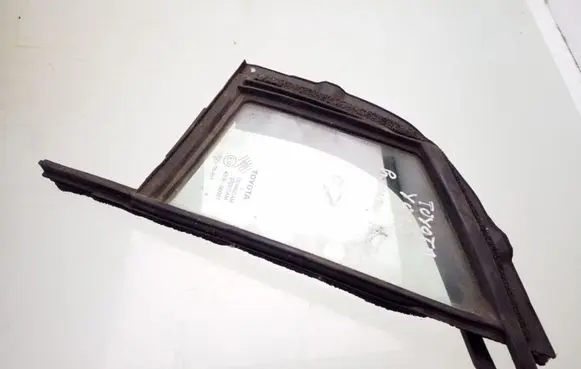Toyota Yaris Front door vent window glass four-door 