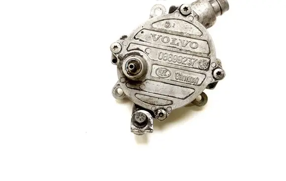 Volvo V70 Vacuum pump 08699237