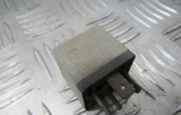 Audi A6 S6 C5 4B Other relay 431951253a