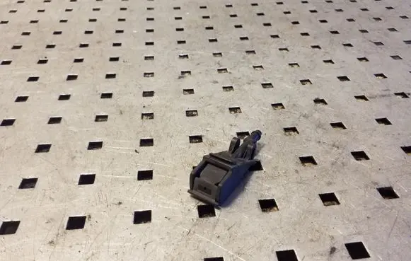 Windshield washer spray nozzle