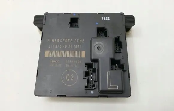 Mercedes-Benz E W211 Door control unit/module 2118704026