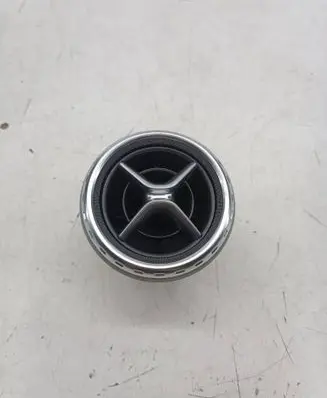 Mercedes-Benz GLA W156 Dash center air vent grill A1568300054