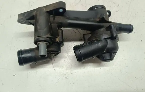 Volkswagen Tiguan Thermostat/thermostat housing 03C121111 03C121026