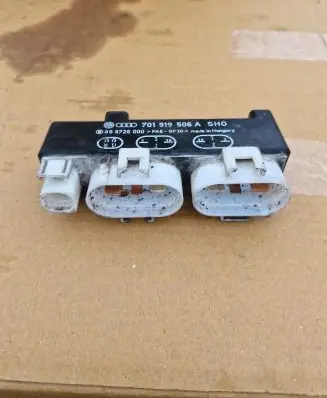 Volkswagen Sharan Coolant fan relay 701919506A 898726000