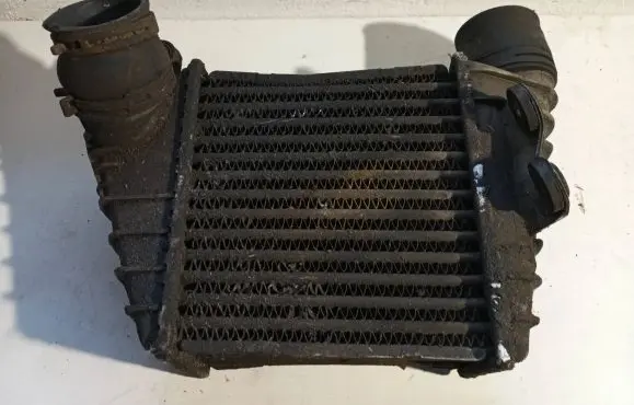 Volkswagen Golf IV Intercooler radiator 1J0145805B
