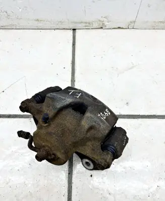 Hyundai Tucson TL Front brake caliper 