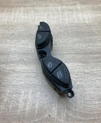 Ford Focus Windscreen/window heater switch 98AG19A945CF