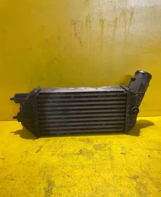 Peugeot 3008 I Intercooler radiator 9673015780