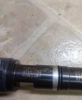 Volvo V40 Fuel injector 31336878 02T05836 VEA132370010CAA