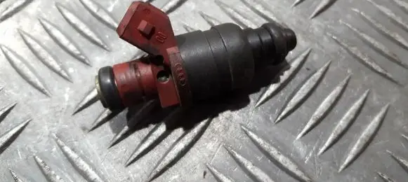 Audi A4 S4 B5 8D Fuel injector 078133551ba