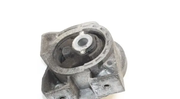 Mercedes-Benz B W245 Engine mount bracket A1692401018