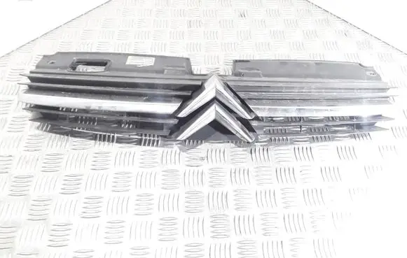 Citroen C5 Front bumper upper radiator grill 9636751980