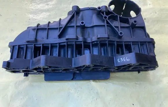 Mercedes-Benz C AMG W204 Intake manifold A6460902337