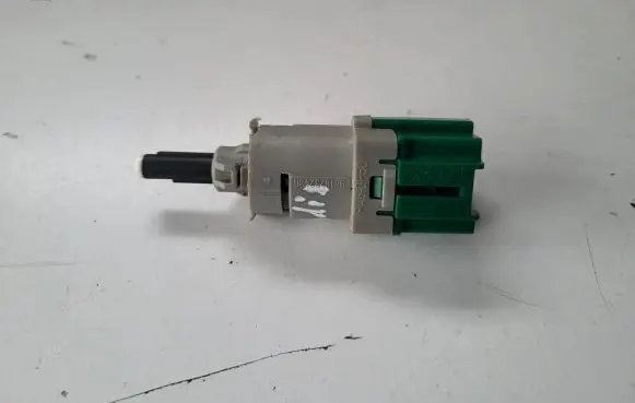 Opel Crossland X Brake pedal sensor switch 9818232480