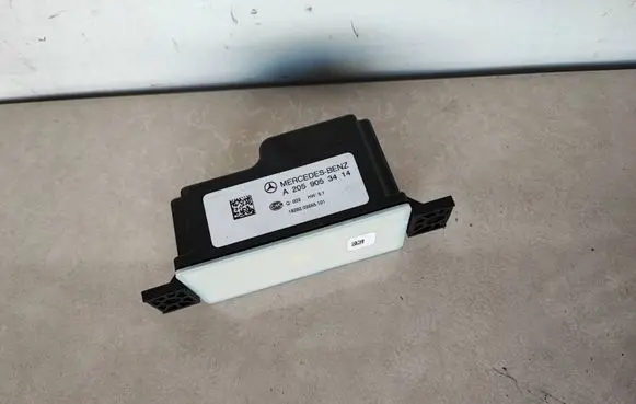 Mercedes-Benz GLC C253 Voltage converter/converter module A2059053414