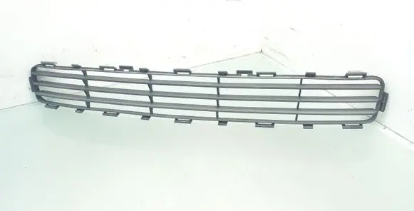 Toyota Avensis T250 Front bumper lower grill 5311205060