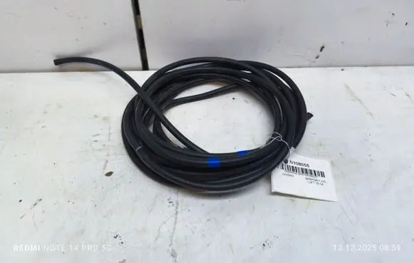 Nissan Qashqai Windshield washer spray nozzle 