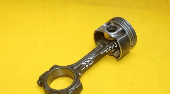 Renault Clio IV Piston with connecting rod 72L71