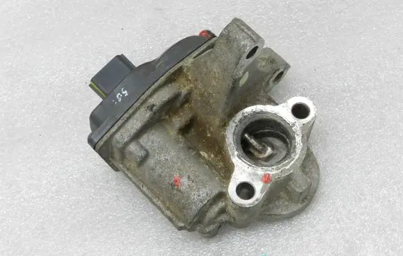 Renault Scenic III - Grand scenic III EGR valve H8201068965 1501000101