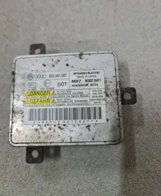 Audi A4 S4 B8 8K Headlight ballast module Xenon 8K0941597 W003T18471 10R023689