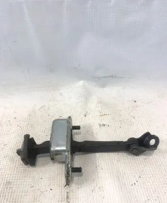 Hyundai i30 Front door check strap stopper