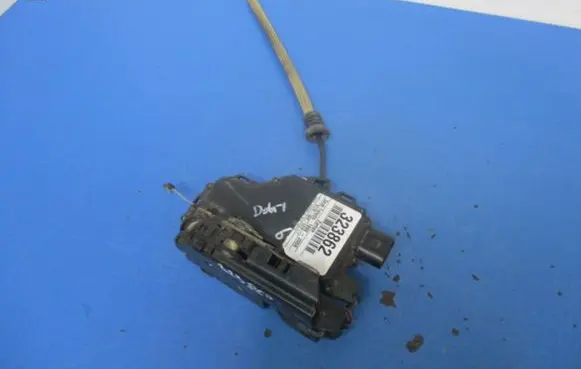 Seat Toledo II (1M) Front door lock