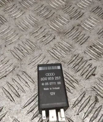 Audi A4 S4 B5 8D Other relay 8d0959257