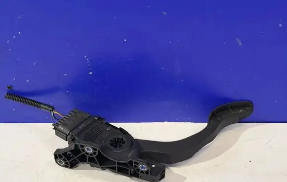 Volvo V60 Accelerator throttle pedal 31329058 31212021
