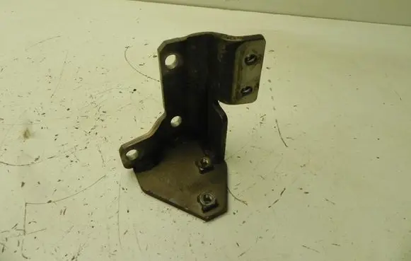 Audi A4 S4 B9 Engine mounting bracket 04L131561E VD8635