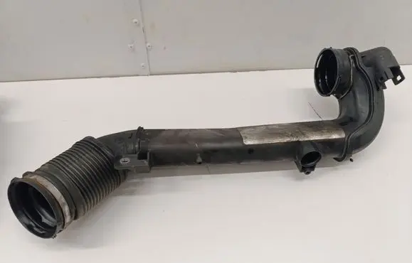 BMW 2 F46 Intercooler hose/pipe 8511377