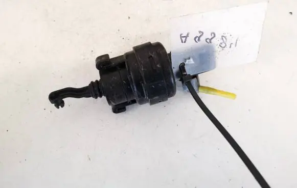 Volkswagen Caddy Central locking vacuum pump 400139
