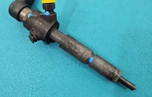 Fuel injector