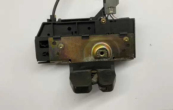 Volvo XC90 Tailgate lock latch 