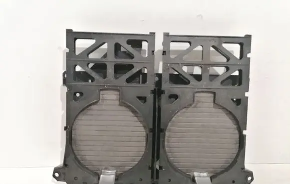 Cup holder front