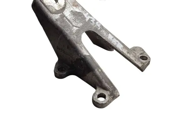 Jaguar XK8 - XKR Engine mounting bracket RF96JV6037AB