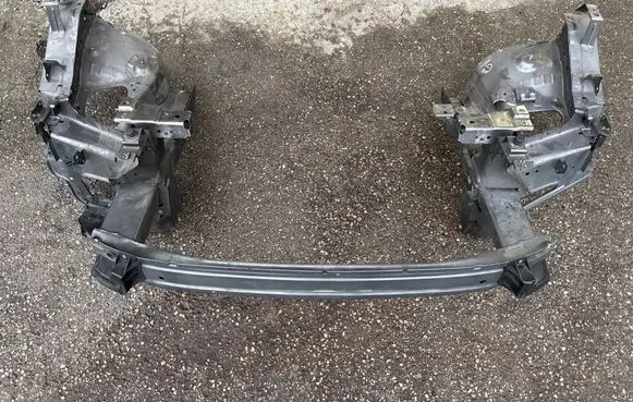 Opel Zafira C Radiator support slam panel