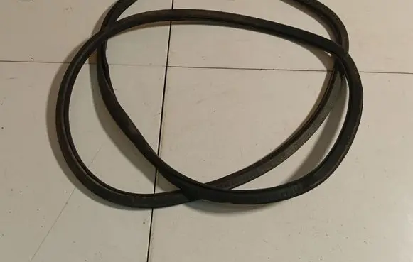 Volkswagen Polo IV 9N3 Rubber seal front coupe door 604867911H