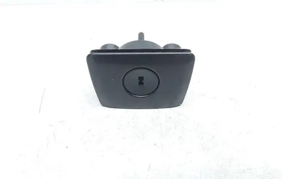 Volvo XC90 Glove box lock 