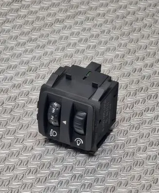 Renault Twingo II Headlight level height control switch 8200095495D 88020001 08802012