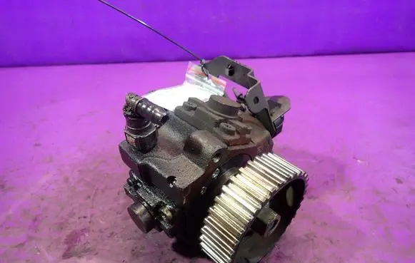 Ford Focus C-MAX Fuel injection high pressure pump 9656300380