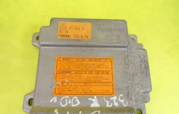 Mazda 323 Airbag control unit/module B25E57K30B 3321454