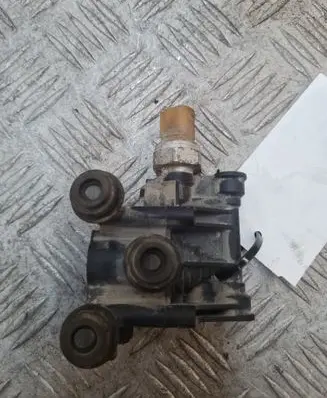 Land Rover Discovery 3 - LR3 Air suspension valve block RVH000016