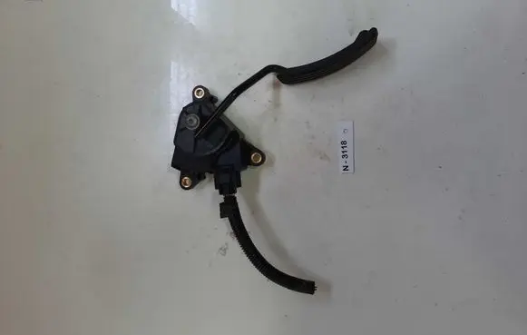 Renault Scenic II - Grand scenic II Accelerator throttle pedal 8200159647