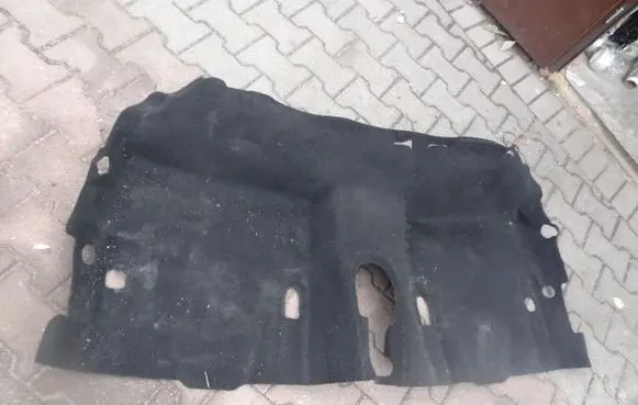 Renault Clio III Rear floor carpet liner 749068447R
