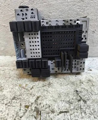 Volvo V70 Comfort/convenience module 8645716 8676284 01W351