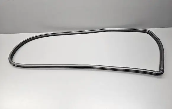 Rear door rubber seal (on body)