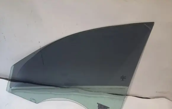 Mercedes-Benz CLA C117 X117 W117 Front door window glass four-door