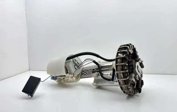 Toyota Prius (XW30) In-tank fuel pump 7770447060