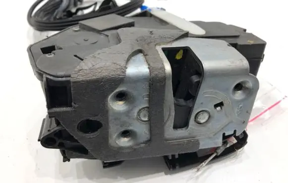 Ford Fiesta Front door lock 